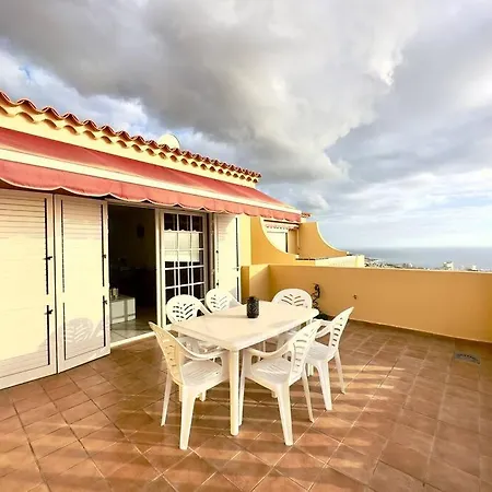 Penthouse With Ocean Views - Torviscas Apartment *