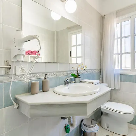 Penthouse With Ocean Views - Torviscas Appartement *